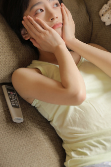 撕掉她的衣服吮的双乳游戏